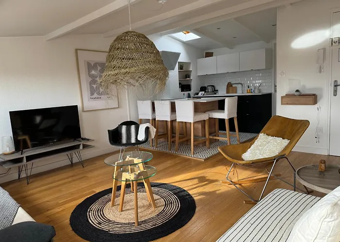 Ღ La Cabane Rochelaise • Vue Sur Le Vieux-Port